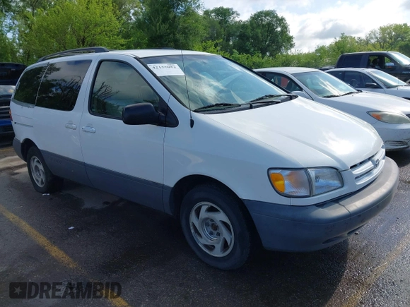 2000 Toyota Sienna LE with VIN 4T3ZF13C3YU222766, listed as a IAAI auction lot 42155052 with 270,978 mi miles. Bid and sale history available at carsss.com. Image 1.