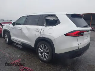 2024 Toyota Highlander XLE z VIN 5TDAAAA59RS011154, wystawiony jako IAAI lot #41243314 z przebiegiem 28 555 mil mil oraz . Historia ofert i sprzedaży dostępna na DreamBid. Obrazek 3.