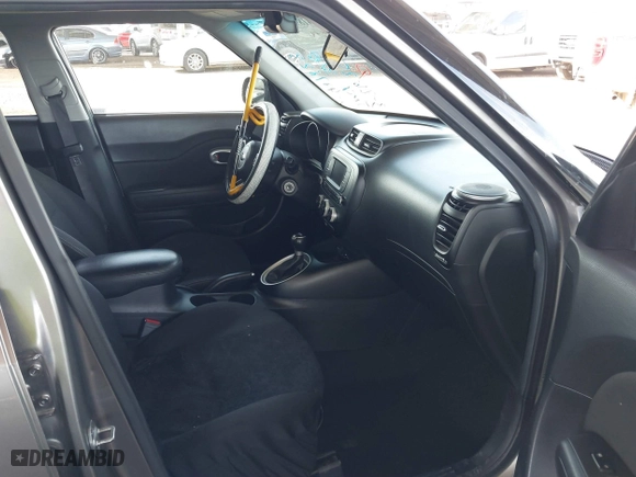 2017 Kia Soul with VIN KNDJN2A22H7497623, listed as a IAAI auction lot 41898439 with 105,719 mi miles. Bid and sale history available at carsss.com. Image 5.