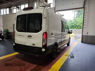 2019 Ford Transit z VIN 1FTYR2CM9KKA10603, wystawiony jako IAAI lot #42785517 z przebiegiem 116 663 mil mil oraz . Historia ofert i sprzedaży dostępna na DreamBid. Obrazek 36.