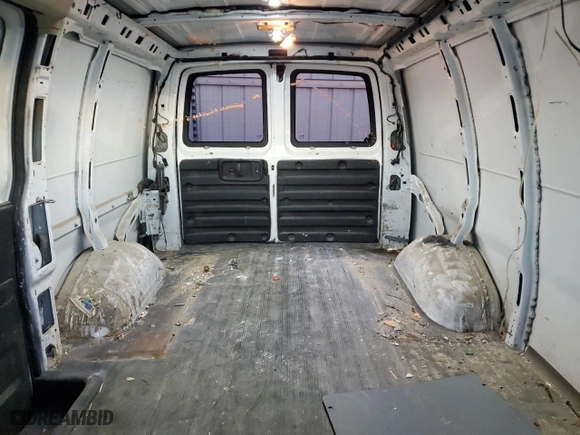 2009 Chevrolet Express Cargo Van with VIN 1GCGG25CX91177333, listed as a Copart auction lot 88822245 with 174,284 mi miles and Salvage Title. Bid and sale history available at carsss.com. Image 10.