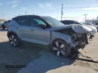 2024 Volvo XC40 Plus with VIN YV4EH3HL4R2232839, listed as a Copart auction lot 50627475 with 29,439 mi miles and Salvage title. Bid and sale history available at DreamBid. Image 4.