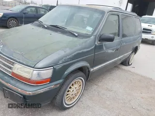 1993 Plymouth Voyager z VIN 2P4GH45R6PR372511, wystawiony jako IAAI lot #42093650 z przebiegiem 81 484 mil mil oraz . Historia ofert i sprzedaży dostępna na DreamBid. Obrazek 6.