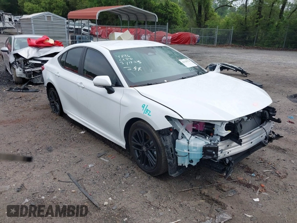 2025 Toyota Camry LE z VIN 4T1DAACK6SU545886, wystawiony jako IAAI lot #42120578 z przebiegiem Nie podano mil oraz . Historia ofert i sprzedaży dostępna na DreamBid. Obrazek 1.