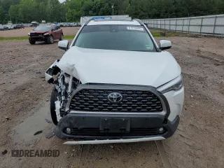 2022 Toyota Corolla Cross XLE с VIN 7MUDAAAG0NV006925, выставлен на аукционе Copart как лот 57719495 с пробегом 38 973 миль миль и Списание • Salvage title. История ставок и продаж доступна на DreamBid. Изображение 5.