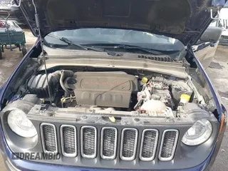 2018 Jeep Renegade Latitude with VIN ZACCJBBB8JPH52142, listed as a IAAI auction lot 41738035 with 91,443 mi miles and . Bid and sale history available at carsss.com. Image 10.