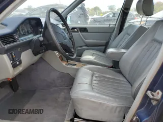1986 Mercedes-Benz 300 E with VIN WDBEA30D4GA160943, listed as a Copart auction lot 74997584 with 81,982 mi miles and Salvage Title. Bid and sale history available at DreamBid. Image 7.