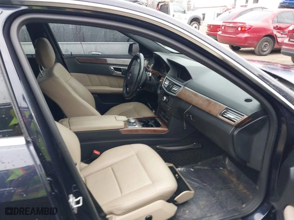 2010 Mercedes-Benz E-Class E 350 Luxury with VIN WDDHF8HB6AA119176, listed as a IAAI auction lot 41630776 with 149,239 mi miles. Bid and sale history available at carsss.com. Image 5.