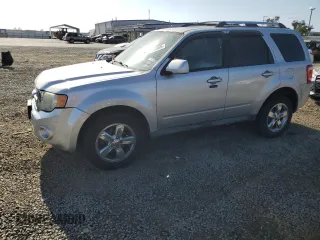 2010 Ford Escape Limited с VIN 1FMCU0E70AKA35582, выставлен на аукционе Copart как лот 54176865 с пробегом Не указан миль и Чистый • Clean title. История ставок и продаж доступна на DreamBid. Изображение 1.