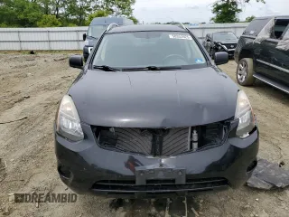 2015 Nissan Rogue S z VIN JN8AS5MV5FW768049, wystawiony jako Copart lot #58353925 z przebiegiem 95 332 mil mil oraz Szkoda całkowita • Salvage title. Historia ofert i sprzedaży dostępna na DreamBid. Obrazek 5.