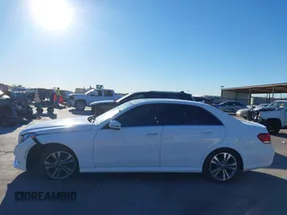 2014 Mercedes-Benz E 350 Sport z VIN WDDHF5KB6EB016413, wystawiony jako IAAI lot #40893617 z przebiegiem 151 112 mil mil oraz . Historia ofert i sprzedaży dostępna na DreamBid. Obrazek 14.