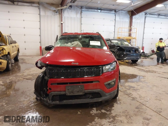 2018 Jeep Compass Latitude z VIN 3C4NJDBB0JT191044, wystawiony jako IAAI lot #41395206 z przebiegiem 68 784 mil mil oraz . Historia ofert i sprzedaży dostępna na DreamBid. Obrazek 12.