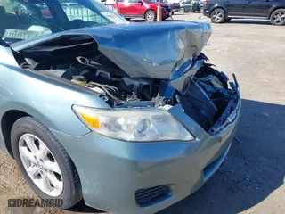 2011 Toyota Camry LE with VIN 4T1BK3EK1BU618272, listed as a IAAI auction lot 41690797 with 130,686 mi miles. Bid and sale history available at carsss.com. Image 17.