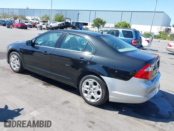2010 Ford Fusion SE z VIN 3FAHP0HA2AR131918, wystawiony jako IAAI lot #42678902 z przebiegiem 180 828 mil mil oraz . Historia ofert i sprzedaży dostępna na DreamBid. Obrazek 3.