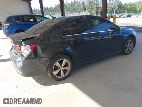 2014 Chevrolet Cruze 2LT z VIN 1G1PE5SB6E7260163, wystawiony jako IAAI lot #42182669 z przebiegiem 154 429 mil mil oraz . Historia ofert i sprzedaży dostępna na DreamBid. Obrazek 4.