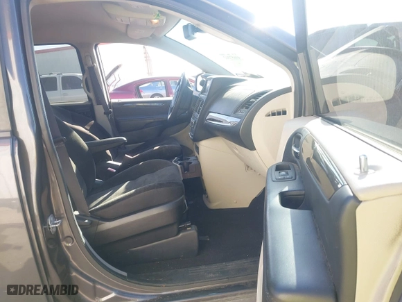 2018 Dodge Grand Caravan SE with VIN 2C4RDGBG3JR348560, listed as a IAAI auction lot 41657312 with 135,007 mi miles. Bid and sale history available at carsss.com. Image 5.