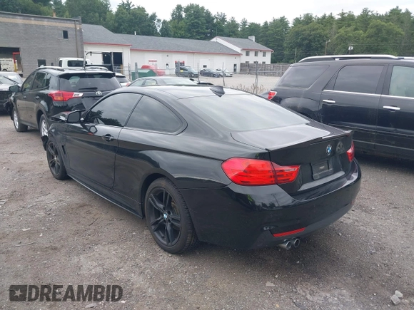 2015 BMW 4 Series 428i xDrive z VIN WBA3N9C56FK246586, wystawiony jako IAAI lot #40138540 z przebiegiem 127 512 mil mil oraz . Historia ofert i sprzedaży dostępna na DreamBid. Obrazek 3.