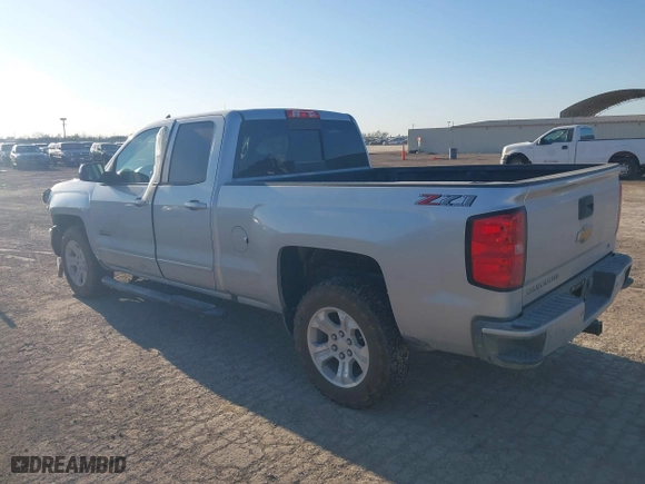2018 Chevrolet Silverado 1500 LT with VIN 1GCVKREC1JZ343680, listed as a IAAI auction lot 41114773 with 92,889 mi miles. Bid and sale history available at carsss.com. Image 3.