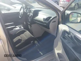 2014 Chrysler Town & Country Touring with VIN 2C4RC1BG0ER422698, listed as a IAAI auction lot 42086592 with 66,659 mi miles. Bid and sale history available at carsss.com. Image 5.