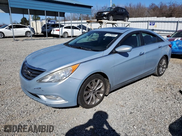 2013 Hyundai Sonata SE z VIN 5NPEC4AC7DH786496, wystawiony jako Copart lot #47479885 z przebiegiem 158 561 mil mil oraz Czysty tytuł • Clean title. Historia ofert i sprzedaży dostępna na DreamBid. Obrazek 1.