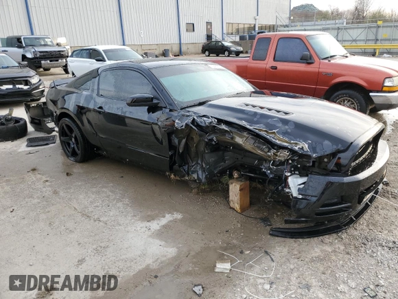 2013 Ford Mustang GT with VIN 1ZVBP8CF8D5284051, listed as a Copart auction lot 49432125 with 33,209 mi miles and Non Repairable. Bid and sale history available at carsss.com. Image 4.