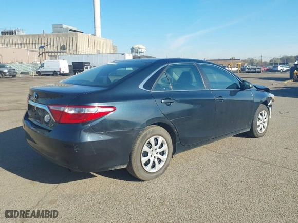 2016 Toyota Camry XLE with VIN 4T1BF1FK0GU246471, listed as a IAAI auction lot 42065867 with 186,799 mi miles. Bid and sale history available at carsss.com. Image 4.