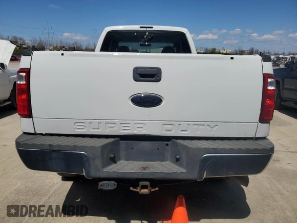 2008 Ford F-350 XL with VIN 1FTWX31R58EA83993, listed as a Copart auction lot 52404675 with 117,443 mi miles and Clean Title. Bid and sale history available at DreamBid. Image 6.