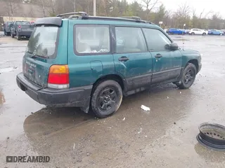 1998 Subaru Forester L with VIN JF1SF6352WH783758, listed as a IAAI auction lot 41971037 with 1 mi miles. Bid and sale history available at carsss.com. Image 4.