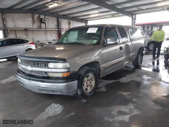 2001 Chevrolet Silverado 1500 LS with VIN 2GCEC19V811229792, listed as a IAAI auction lot 41844893 with 284,568 mi miles. Bid and sale history available at carsss.com. Image 17.