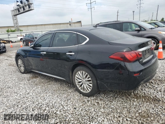 2015 Infiniti Q70 z VIN JN1BY1PR1FM830664, wystawiony jako Copart lot #56182275 z przebiegiem 263 925 mil mil oraz Czysty tytuł • Clean title. Historia ofert i sprzedaży dostępna na DreamBid. Obrazek 2.