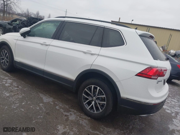 2020 Volkswagen Tiguan SE with VIN 3VV2B7AX2LM086681, listed as a IAAI auction lot 41522520 with 47,862 mi miles. Bid and sale history available at carsss.com. Image 3.