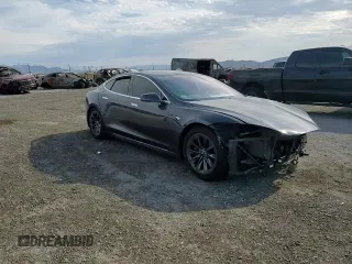 2018 Tesla Model S 75D with VIN 5YJSA1E27JF240011, listed as a Copart auction lot 62922164 with 92,147 mi miles and Salvage title. Bid and sale history available at DreamBid. Image 11.