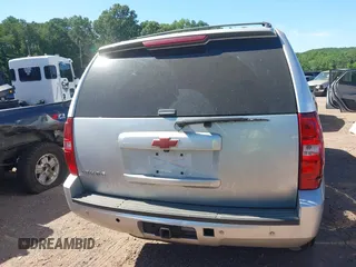 2014 Chevrolet Tahoe LT with VIN 1GNSCBE00ER147899, listed as a IAAI auction lot 42322761 with 299,342 mi miles and . Bid and sale history available at DreamBid. Image 16.
