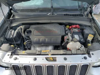 2018 Jeep Renegade Limited z VIN ZACCJADB3JPJ04597, wystawiony jako Copart lot #53925805 z przebiegiem 89 226 mil mil oraz Nie do naprawy • Non repairable. Historia ofert i sprzedaży dostępna na DreamBid. Obrazek 12.