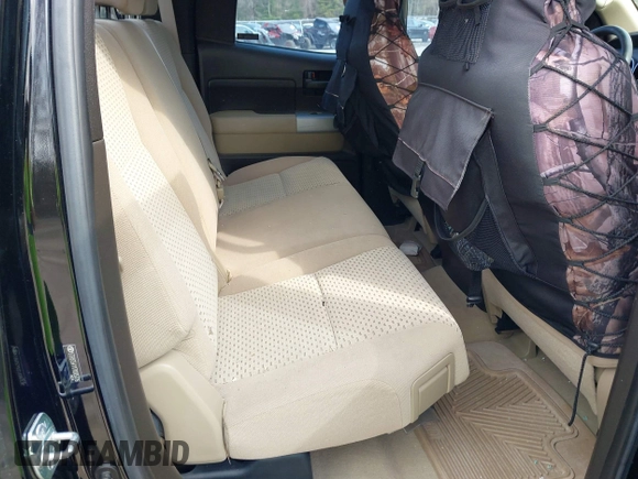 2007 Toyota Tundra SR5 z VIN 5TFBT54117X005726, wystawiony jako IAAI lot #42105716 z przebiegiem 84 828 mil mil oraz . Historia ofert i sprzedaży dostępna na DreamBid. Obrazek 8.