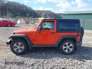 2015 Jeep Wrangler Sport with VIN 1C4AJWAG7FL582721, listed as a IAAI auction lot 41989505 with 102,961 mi miles. Bid and sale history available at carsss.com. Image 14.