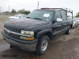 2002 Chevrolet Silverado 1500HD LS with VIN 1GCGC13U82F239161, listed as a IAAI auction lot 41268788 with 1 mi miles. Bid and sale history available at carsss.com. Image 2.