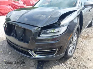 2019 Lincoln Nautilus Select z VIN 2LMPJ6K9XKBL41983, wystawiony jako IAAI lot #42076506 z przebiegiem 48 317 mil mil oraz . Historia ofert i sprzedaży dostępna na DreamBid. Obrazek 17.