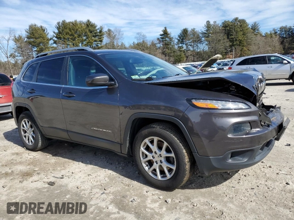 2016 Jeep Cherokee Latitude with VIN 1C4PJMCB0GW371764, listed as a Copart auction lot 47958335 with 121,571 mi miles and Salvage Title. Bid and sale history available at carsss.com. Image 4.