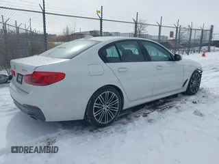 2019 BMW 5 Series 530i xDrive with VIN WBAJA7C50KWC77684, listed as a IAAI auction lot 41629289 with 31,194 mi miles. Bid and sale history available at carsss.com. Image 4.