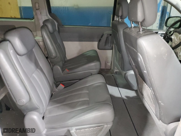 2010 Dodge Grand Caravan SXT with VIN 2D4RN5DX4AR403132, listed as a Copart auction lot 85802634 with 135,094 mi miles and Clean Title. Bid and sale history available at carsss.com. Image 11.
