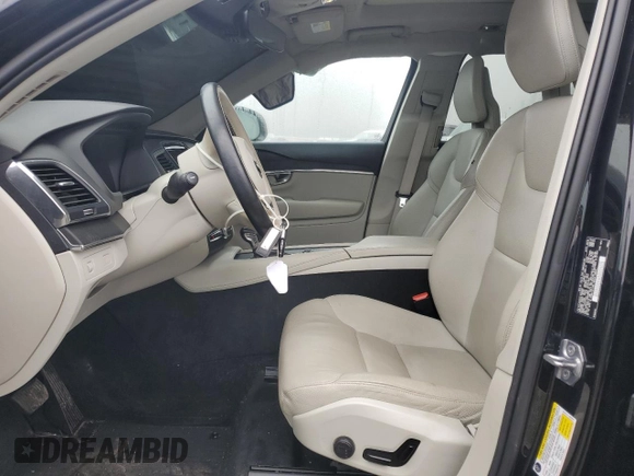 2020 Volvo XC90 Momentum with VIN YV4A221K4L1559282, listed as a Copart auction lot 84145804 with 39,870 mi miles and Salvage Title. Bid and sale history available at DreamBid. Image 7.