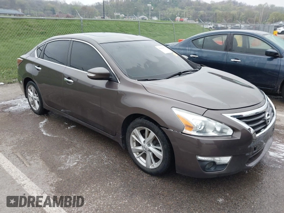 2014 Nissan Altima 2.5 S with VIN 1N4AL3AP9EC188442, listed as a IAAI auction lot 42001673 with 117,255 mi miles. Bid and sale history available at carsss.com. Image 1.