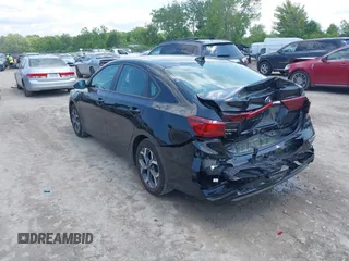 2021 Kia Forte LXS z VIN 3KPF24AD7ME264763, wystawiony jako IAAI lot #42477136 z przebiegiem 48 667 mil mil oraz . Historia ofert i sprzedaży dostępna na DreamBid. Obrazek 3.