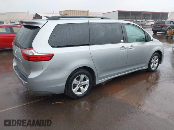 2020 Toyota Sienna LE Auto Access Seat z VIN 5TDKZ3DC2LS053563, wystawiony jako IAAI lot #41592409 z przebiegiem 55 128 mil mil oraz . Historia ofert i sprzedaży dostępna na DreamBid. Obrazek 4.