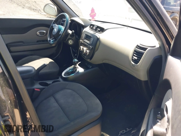 2014 Kia Soul with VIN KNDJN2A24E7709921, listed as a IAAI auction lot 42052622 with 151,378 mi miles. Bid and sale history available at carsss.com. Image 5.