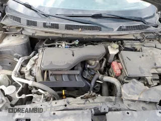 2017 Nissan Rogue SV z VIN JN1BJ1CP2HW027992, wystawiony jako Copart lot #53279025 z przebiegiem 110 370 mil mil oraz Szkoda całkowita • Salvage title. Historia ofert i sprzedaży dostępna na DreamBid. Obrazek 13.