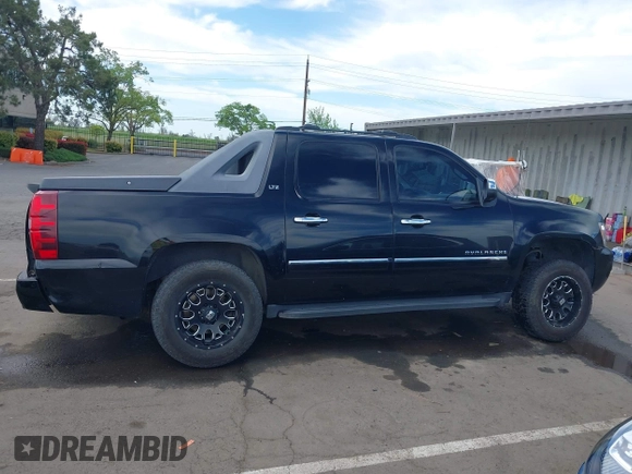 2010 Chevrolet Avalanche LTZ with VIN 3GNVKGE02AG234646, listed as a IAAI auction lot 41969830 with 243,324 mi miles and . Bid and sale history available at DreamBid. Image 14.