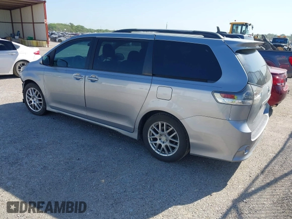 2011 Toyota Sienna SE with VIN 5TDXK3DC8BS131434, listed as a IAAI auction lot 42002675 with 209,396 mi miles. Bid and sale history available at carsss.com. Image 3.
