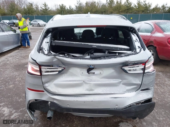 2016 BMW X1 xDrive28i with VIN WBXHT3C3XG5E51358, listed as a IAAI auction lot 41730597 with 90,010 mi miles. Bid and sale history available at carsss.com. Image 16.